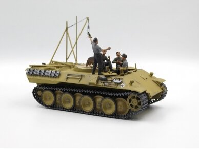 ICM - "Prost!", Between Battles on Bergepanther (WWII German Tankmen with Bergepanther), 1/35, 35343 2