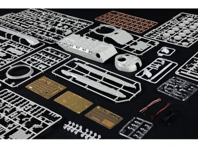 Trumpeter - Soviet T-72 Ural with Kontakt-1 Reactive Armor, 1/35, 09602 2